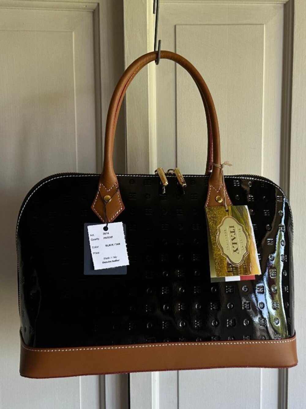 NWT ARCADIA Genuine Patent Leather Purse in Black/Tan